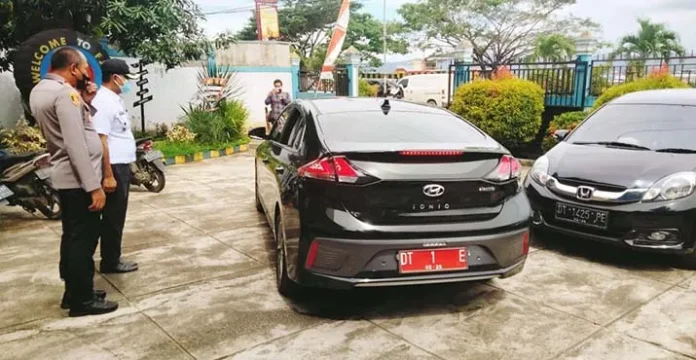 Wali Kota Kendari Mulai Gunakan Mobil Listrik