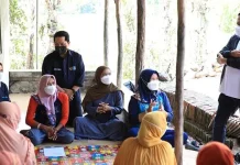 Erick Thohir Kagum Nasabah Perempuan PNM Belajar Jualan Online Erick Thohir Kagum Nasabah Perempuan PNM Belajar Jualan Online