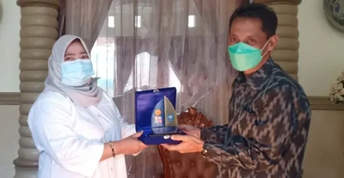 Sambangi Dinkes Sultra, Bupati Wakatobi Minta Bantuan Pasokan Oksigen