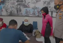 Polres Kendari Lakukan “Vaksinasi Kemerdekaan” Polres Kendari Lakukan "Vaksinasi Kemerdekaan"