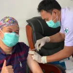 Nakes di Mubar Mulai Disuntik Vaksin Dosis Ketiga Nakes di Mubar Mulai Disuntik Vaksin Dosis Ketiga