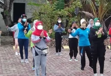 Warga Desa di Wakatobi Diajak Hidup Bersih dan Sehat Warga Desa di Wakatobi Diajak Hidup Bersih dan Sehat