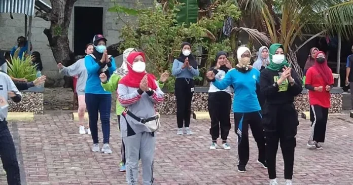 Warga Desa di Wakatobi Diajak Hidup Bersih dan Sehat