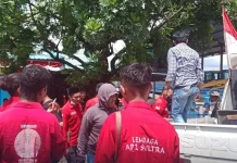 Ada Dugaan Oknum Penjual Miras Ilegal di Kendari, AP2 Sultra Sambangi Bea Cukai Ada Dugaan Oknum Penjual Miras Ilegal Kendari, AP2 Sultra Sambangi Bea Cukai