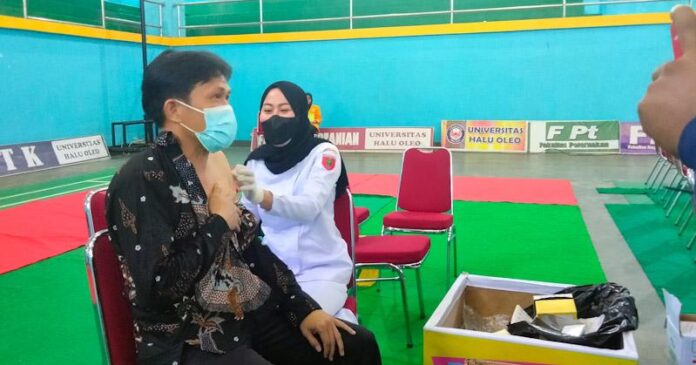 Jadi Syarat Kuliah Tatap Muka, UHO Gelar Vaksinasi