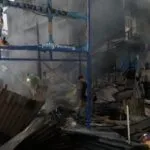 Kebakaran Melalap 7 Bangunan di Area Pasar Baru Kendari Kebakaran Melalap 7 Bangunan di Area Pasar Baru Kendari