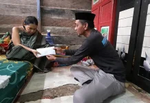 HIPTI Salurkan Donasi untuk Penderita Kanker Payudara di Kolut HIPTI Salurkan Donasi untuk Penderita Kanker Payudara di Kolut