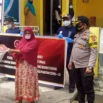 Peduli PPKM Mikro, Polres Wakatobi Salurkan Bansos ke Masyarakat Peduli PPKM Mikro, Polres Wakatobi Salurkan Bansos ke Masyarakat