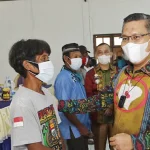 Pemkot Serahkan Bantuan untuk 790 Nelayan di Kecamatan Abeli dan Nambo Pemkot Serahkan Bantuan untuk 790 Nelayan di Kecamatan Abeli dan Nambo