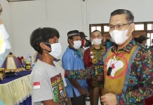 Pemkot Serahkan Bantuan untuk 790 Nelayan di Kecamatan Abeli dan Nambo Pemkot Serahkan Bantuan untuk 790 Nelayan di Kecamatan Abeli dan Nambo