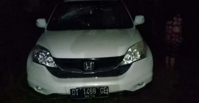 Oknum Polisi Kendari Kepergok Berduaan dengan Wanita Lain di Dalam Mobil