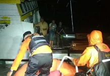 Kapal Bocor di Perairan Wakatobi, 8 Awak Berhasil Diselamatkan Kapal Bocor di Perairan Wakatobi, 8 Awak Berhasil Diselamatkan