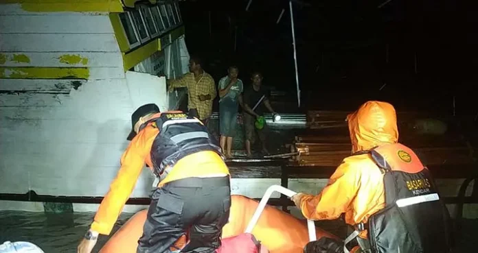 Kapal Bocor di Perairan Wakatobi, 8 Awak Berhasil Diselamatkan