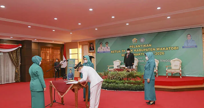 Eliati Haliana Resmi Dilantik Sebagai Ketua PKK dan Ketua Dekranasda Wakatobi