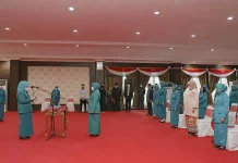 Eliati Haliana Resmi Dilantik Sebagai Ketua PKK dan Ketua Dekranasda Wakatobi Eliati Haliana Resmi Dilantik Sebagai Ketua PKK dan Ketua Dekranasda Wakatobi