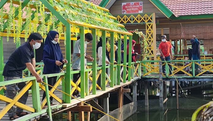 Selain Tempat Makan, Rumah Makan di Kendari Ini Juga Tawarkan Fasilitas Mancing