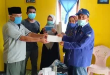 Demokrat Kolut Bagikan Bantuan ke Masyarakat Desa Watuliu Demokrat Kolut Bagikan Bantuan ke Masyarakat Desa Watuliu