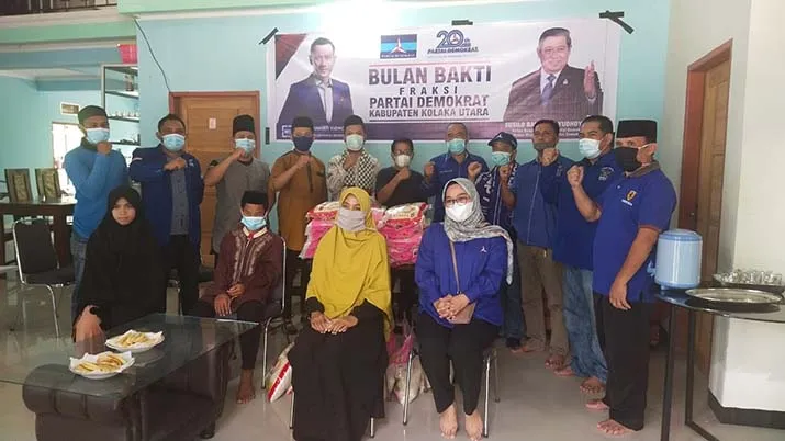 Demokrat Kolut Bagikan Bantuan ke Masyarakat Desa Watuliu