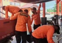 Nelayan Asal Muna Dinyatakan Hilang Usai Perahunya Tabrakan dengan Kapal Tongkang Nelayan Asal Muna Dinyatakan Hilang Usai Perahunya Tabrakan dengan Kapal Tongkang