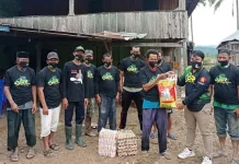 Relawan ASR Serahkan Bantuan ke 20 KK Korban Banjir di Koltim Relawan ASR Serahkan Bantuan ke 20 KK Korban Banjir di Koltim
