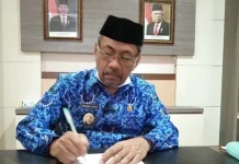 Lepas 30 JCH, Wabup Muna Minta Jemaah Doakan Kesejahteraan Daerah Wakil Bupati Muna, Bachrun