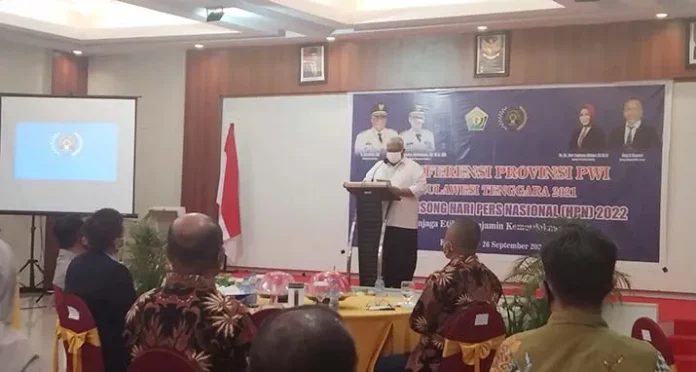 Sarjono Kembali Pimpin PWI Sultra, Ini Pesan Ali Mazi