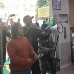 Sita Eksekusi Lapangan Golf Batal, Keluarga Pemohon Geruduk PN Kendari Sita Eksekusi Lapangan Golf Batal, Keluarga Pemohon Geruduk PN Kendari