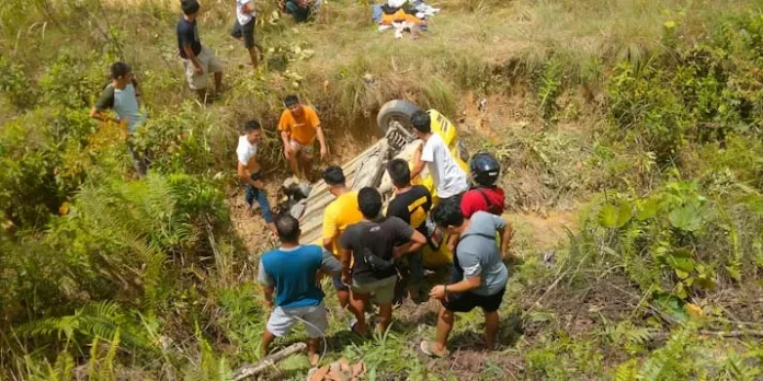 Mobil Bermuatan 4 Orang Jatuh di Jurang, Korban Dilarikan di RS Bahteramas
