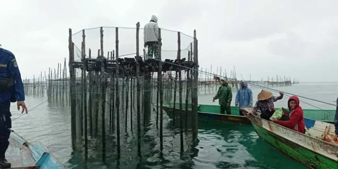 Aktivitas Kapal Tongkang Ancam Keselamatan Nelayan di Maginti