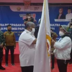 Gubernur Lepas Kontingen Sultra Menuju PON Papua Gubernur Lepas Kontingen Sultra Menuju PON Papua