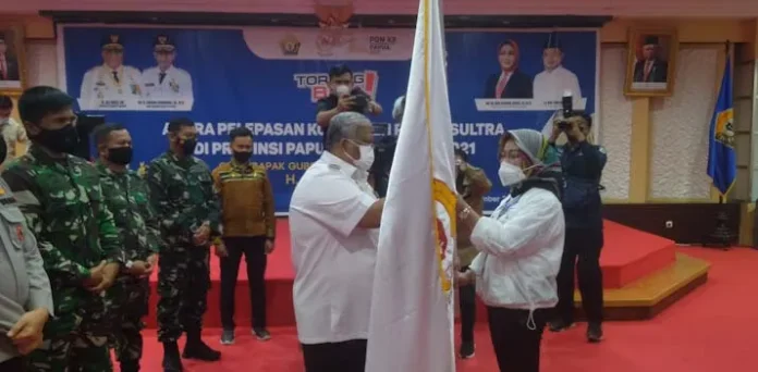 Gubernur Lepas Kontingen Sultra Menuju PON Papua