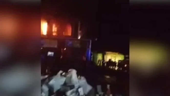 Kebakaran Hanguskan Toko Bangunan di Koltim