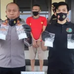 Kurir Sabu Jaringan Lapas Kembali Ditangkap Polres Kendari Kurir Sabu Jaringan Lapas Kembali Ditangkap Polres Kendari