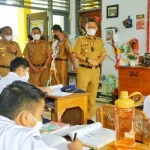 Hari Pertama PTM, Wali Kota Kendari Kunjungi SMPN 9 Kendari Hari Pertama PTM, Wali Kota Kendari Kunjungi SMPN 9 Kendari