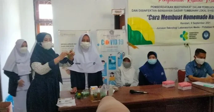 Poltekkes Kendari Kenalkan Cara Membuat Hand Sanitizer dari Bahan Alami