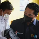 BRI Serahkan Bantuan Seragam, Menteri BUMN: Jangan Lupakan Pendidikan BRI Serahkan Bantuan Seragam, Menteri BUMN: Jangan Lupakan Pendidikan