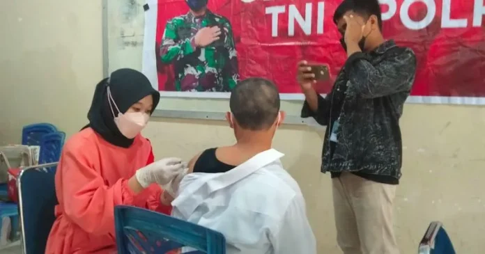 Universitas Mandala Waluya Kendari Gelar Vaksinasi