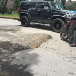 Jalan Depan Rujab Gubernur dan Samping Gedung DPRD Sultra Dibiarkan Rusak Jalan Depan Rujab Gubernur dan Samping Gedung DPRD Sultra Dibiarkan Rusak