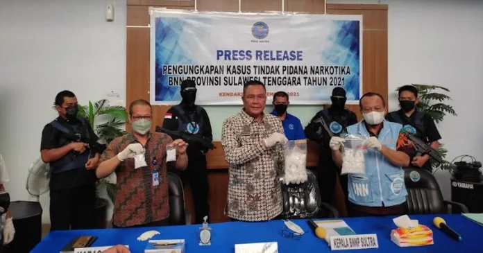 BNNP Sultra Amankan Sabu Sebarat 1 Kg Asal Kolaka BNNP Sultra Amankan Sabu Sebarat 1 Kg Asal Kolaka