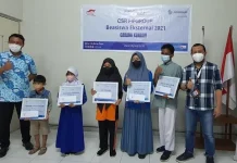 FIFGROUP Kerja Sama IGI Kota Kendari Serahkan Beasiswa Tingkat SD sampai SMA FIFGROUP Kerja Sama IGI Kota Kendari Serahkan Beasiswa Tingkat SD sampai SMA