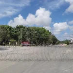 Jelang Aksi Yusuf dan Randi Polda Sultra Dipagari Kawat Berduri Jelang Aksi Yusuf dan Randi Polda Sultra Dipagari Kawat Berduri