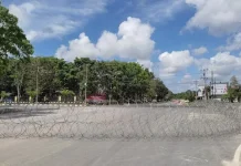 Jelang Aksi Yusuf dan Randi Polda Sultra Dipagari Kawat Berduri Jelang Aksi Yusuf dan Randi Polda Sultra Dipagari Kawat Berduri