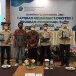 Kemenag Sultra Raih Penghargaan Ketaatan Penyampaian Laporan Keuangan Tahun 2020 Kemenag Sultra Raih Penghargaan Ketaatan Penyampaian Laporan Keuangan Tahun 2020