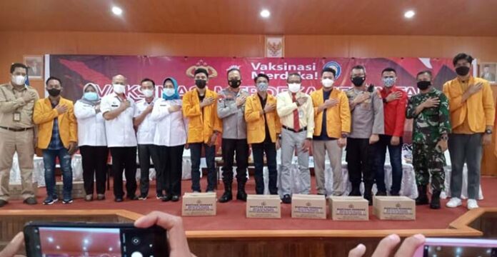 Fakultas Hukum UHO Gelar Vaksinasi Merdeka Serentak