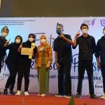 5 Pelajar SMAN 1 Kendari Raih Juara Satu Musikalisasi Puisi Se-Sultra 5 Pelajar SMAN 1 Kendari Raih Juara Satu Musikalisasi Puisi Se-Sultra