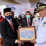 Momen HUT ke-7, Pemkab Mubar Terima Opini WTP dari Kemenkeu Momen HUT ke-7, Pemkab Mubar Terima Opini WTP dari Kemenkeu