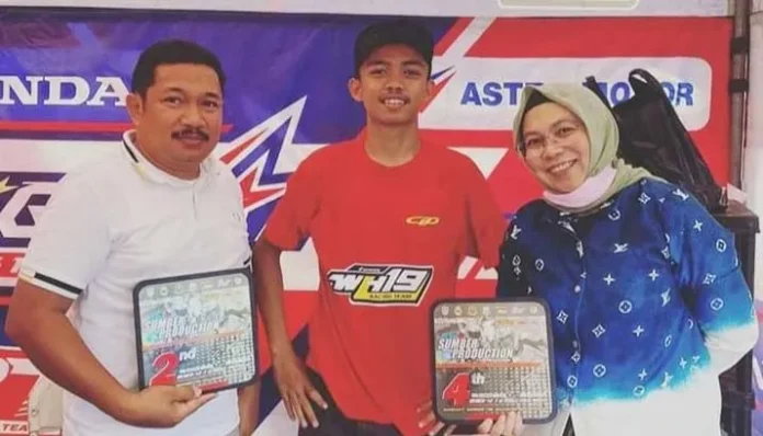 Pembalap Muda Asal Wakatobi Naik Podium Kelas Pemula dan Seeded di Jabar