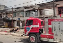 Kebakaran Ruko di Kota Lama Kendari Sebabkan Kerugian Rp6,3 Miliar Kebakaran Ruko di Kota Lama Kendari Sebabkan Kerugian Rp6,3 Miliar