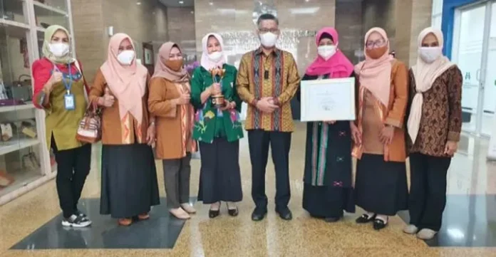 IMG_20211012_201742 Wali Kota Kendari Terima Piala Kota Layak Anak