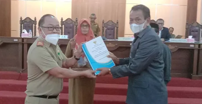 DPRD Muna Soroti Penarikan Restribusi Pelabuhan dan Air Bersih